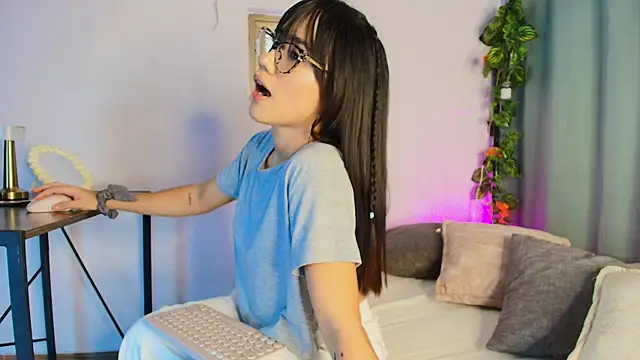 lizzy kane online show from 11/29/25, 08:09