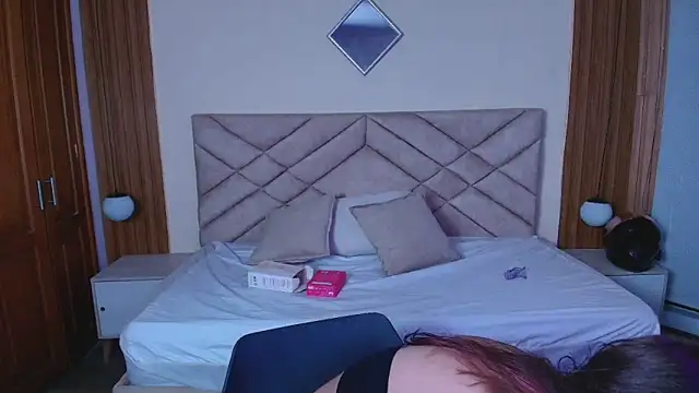 Laracooper  online show from 03/16/26, 07:27