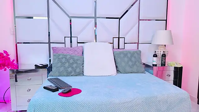 VeronicaSttar online show from 12/20/25, 11:46