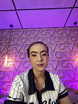 MelanyyJhonson15 online show from 07/04/26, 10:25