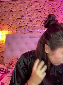 Snapshot of MelanyyJhonson15 chatting on 02/13/26, 02:22 MelanyyJhonson15 online show from 02/13/26, 02:22