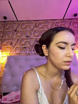 Snapshot of MelanyyJhonson15 chatting on 02/22/26, 03:09 MelanyyJhonson15 online show from 02/22/26, 03:09