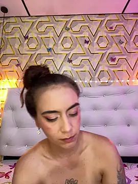 MelanyyJhonson15 online show from 04/05/26, 02:40