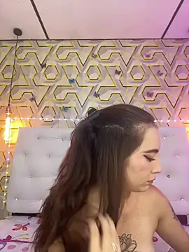 MelanyyJhonson15 online show from 04/03/26, 02:29