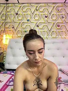 Snapshot of MelanyyJhonson15 chatting on 05/02/26, 03:12 MelanyyJhonson15 online show from 05/02/26, 03:12