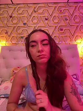 Snapshot of MelanyyJhonson15 chatting on 02/27/26, 02:45 MelanyyJhonson15 online show from 02/27/26, 02:45