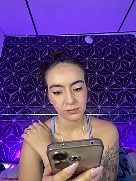 MelanyyJhonson15 online show from 06/22/26, 09:23