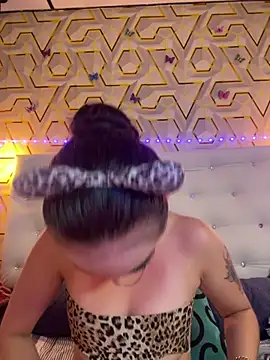 Snapshot of MelanyyJhonson15 chatting on 02/05/26, 01:56 MelanyyJhonson15 online show from 02/05/26, 01:56