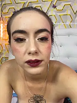 Snapshot of MelanyyJhonson15 chatting on 05/18/26, 04:07 MelanyyJhonson15 online show from 05/18/26, 04:07