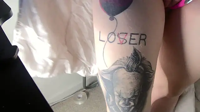 Snapshot of secretcouple_00 chatting on 11/22/25, 06:34 secretcouple 00 online show from 11/22/25, 06:34