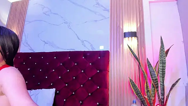 Danna-Rouse online show from 12/19/25, 07:27