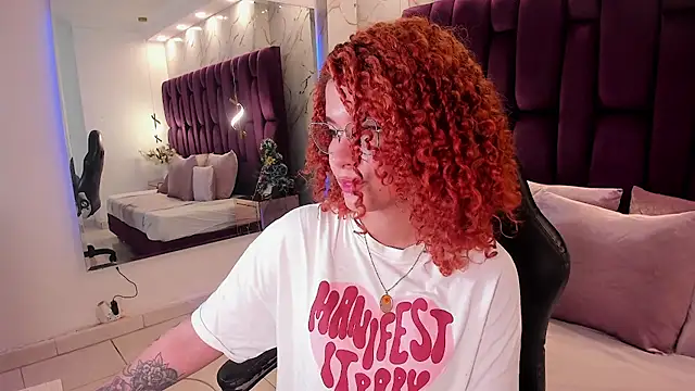 avrilwaynee online show from 12/02/25, 11:23