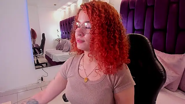 avrilwaynee online show from 12/05/25, 11:42