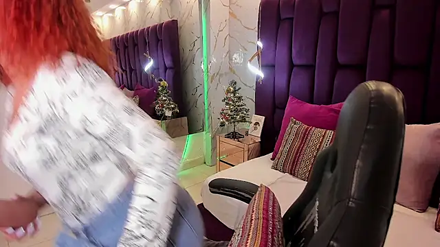 avrilwaynee online show from 11/26/25, 11:43