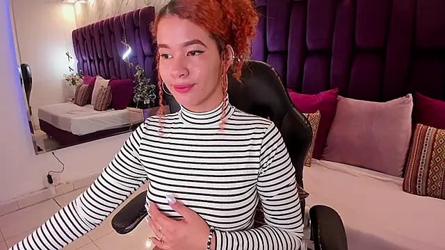 avrilwaynee online show from 11/28/25, 11:54