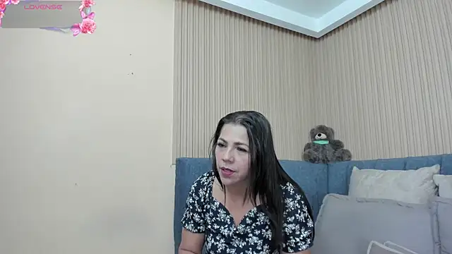 Dulce emi online show from 12/16/25, 12:09