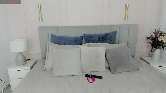Snapshot of Dulce_emi chatting on 04/17/26, 12:08 Dulce emi online show from 04/17/26, 12:08