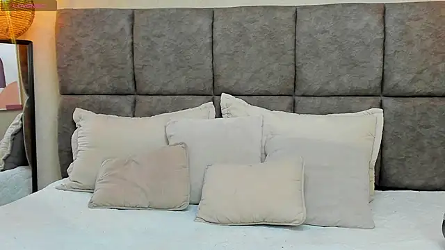 Dulce emi online show from 11/17/25, 12:09