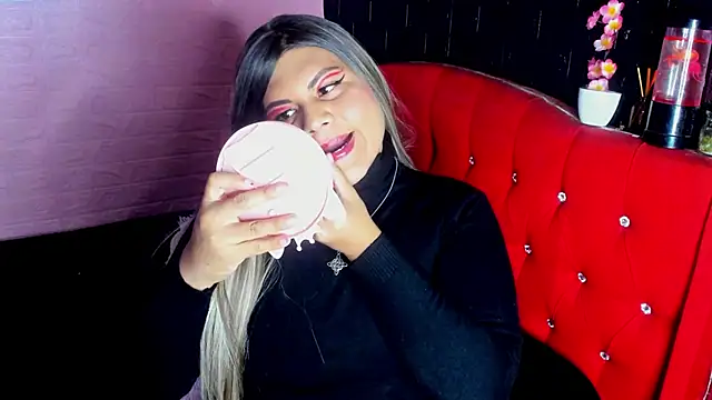 Snapshot of Chloe_Nasty chatting on 11/13/25, 11:30 Chloe Nasty online show from 11/13/25, 11:30