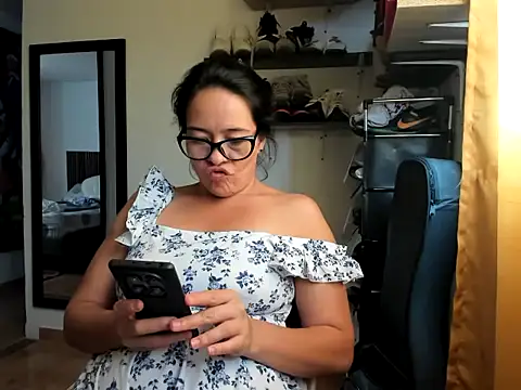 caroline 47 online show from 03/24/26, 08:31