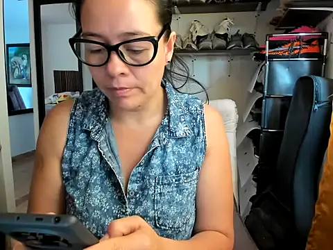 caroline 47 online show from 02/15/26, 03:33