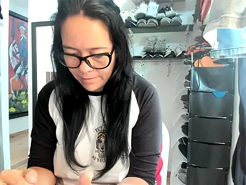 caroline 47 online show from 04/18/26, 04:09