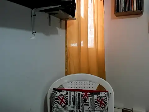 caroline 47 online show from 12/04/25, 12:37