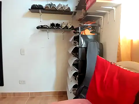 caroline 47 online show from 04/09/26, 07:53