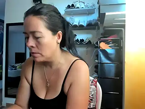 Snapshot of caroline_47 chatting on 05/03/26, 03:37 caroline 47 online show from 05/03/26, 03:37