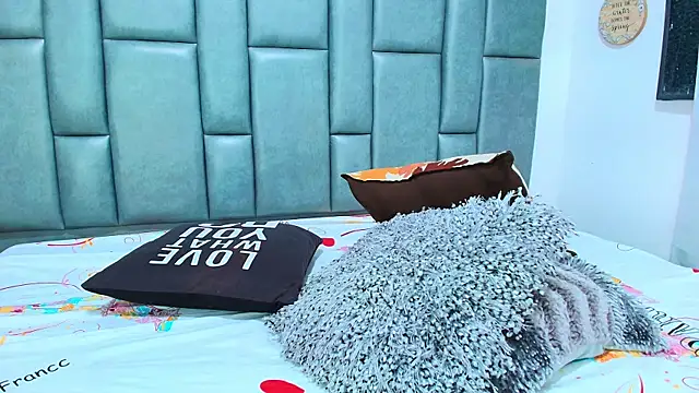 Snapshot of GabyStom4u chatting on 11/14/25, 12:53 GabyStom4u online show from 11/14/25, 12:53