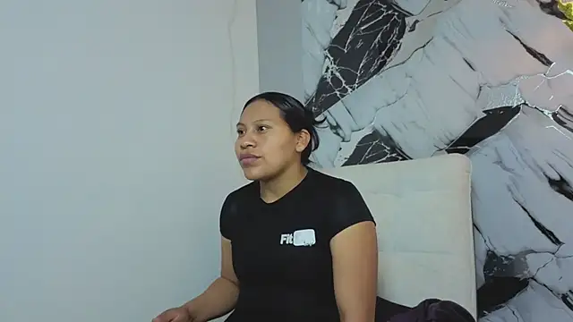 Hanna Goldenst online show from 11/19/25, 07:36