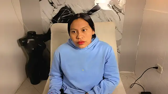 Hanna Goldenst online show from 11/13/25, 07:51