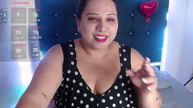 Snapshot of Catalinajane1 chatting on 02/14/26, 02:50 Catalinajane1 online show from 02/14/26, 02:50