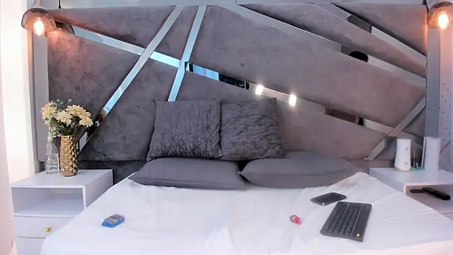 Sammy Gomez  online show from 12/15/25, 08:25