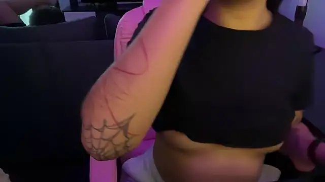 Snapshot of BabiSander11 chatting on 12/16/25, 05:50 BabiSander11 online show from 12/16/25, 05:50