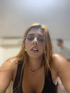 Monahliza online show from 04/08/26, 04:41