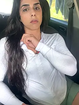 Monahliza online show from 11/28/25, 11:21