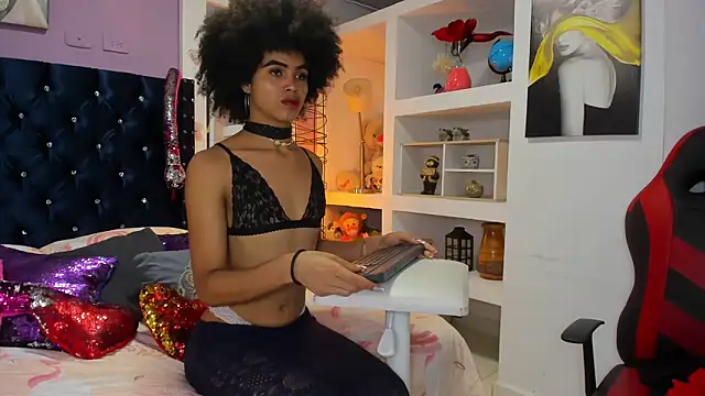 Snapshot of Zaira_sofiaa chatting on 01/13/26, 01:53 Zaira sofiaa online show from 01/13/26, 01:53