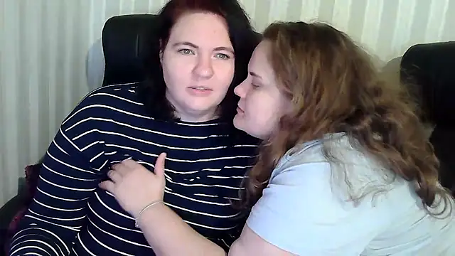 HollyXXEva online show from 11/25/25, 12:38