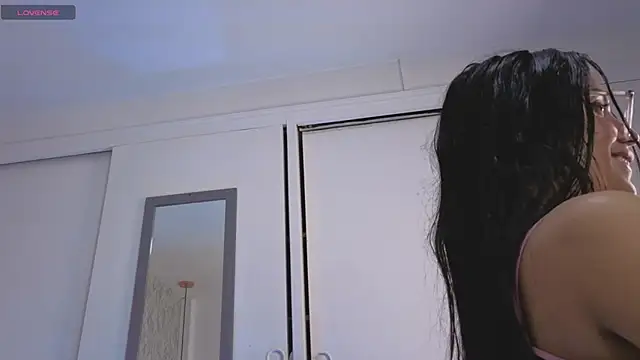 Sasha Wolff online show from 04/15/26, 05:46