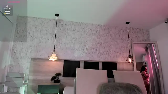 Snapshot of Sasha_Wolff chatting on 05/30/26, 02:23 Sasha Wolff online show from 05/30/26, 02:23