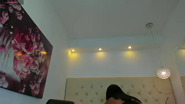 Snapshot of anna_jules chatting on 11/23/25, 10:20 anna jules online show from 11/23/25, 10:20