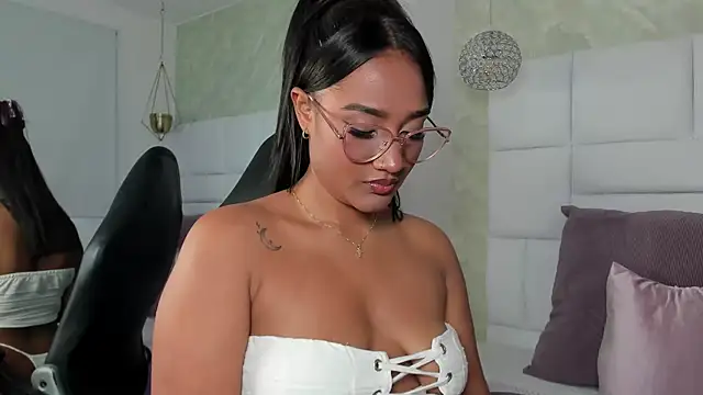 Snapshot of anna_jules chatting on 11/21/25, 09:58 anna jules online show from 11/21/25, 09:58