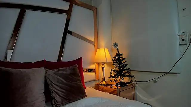 Snapshot of anna_jules chatting on 12/16/25, 08:46 anna jules online show from 12/16/25, 08:46