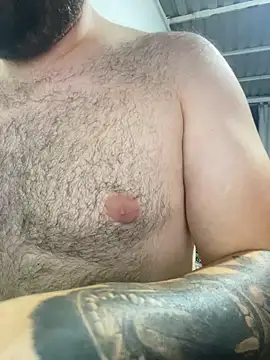 julianlondo111 online show from 12/18/25, 12:38