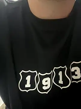 julianlondo111 online show from 12/23/25, 05:18