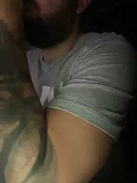 julianlondo111 online show from 12/19/25, 02:37