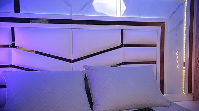 nix wolf online show from 12/18/25, 03:11