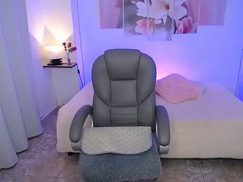 selene rouse  online show from 11/27/25, 01:22