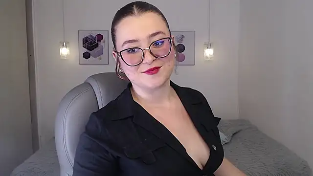 Snapshot of selene_rouse_ chatting on 05/13/26, 12:17 selene rouse online show from 05/13/26, 12:17